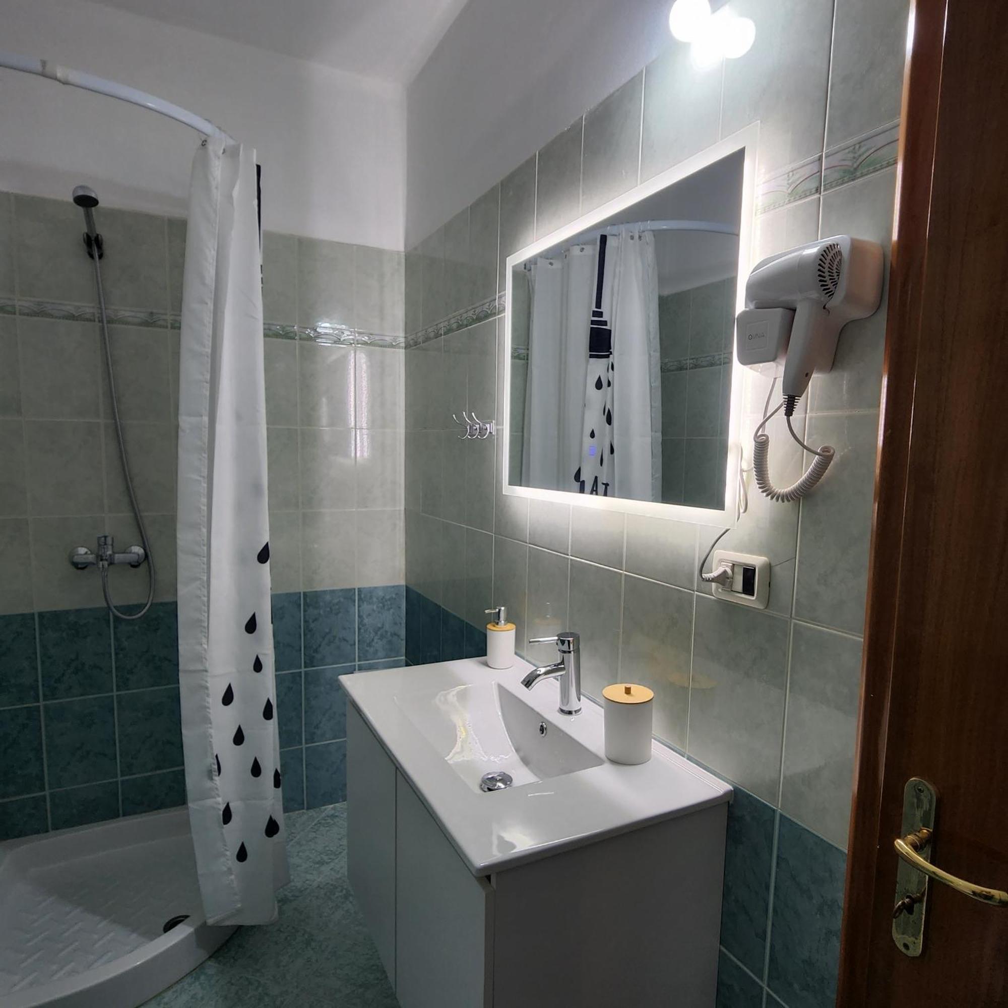Sunsea Apartment Sarandë Esterno foto