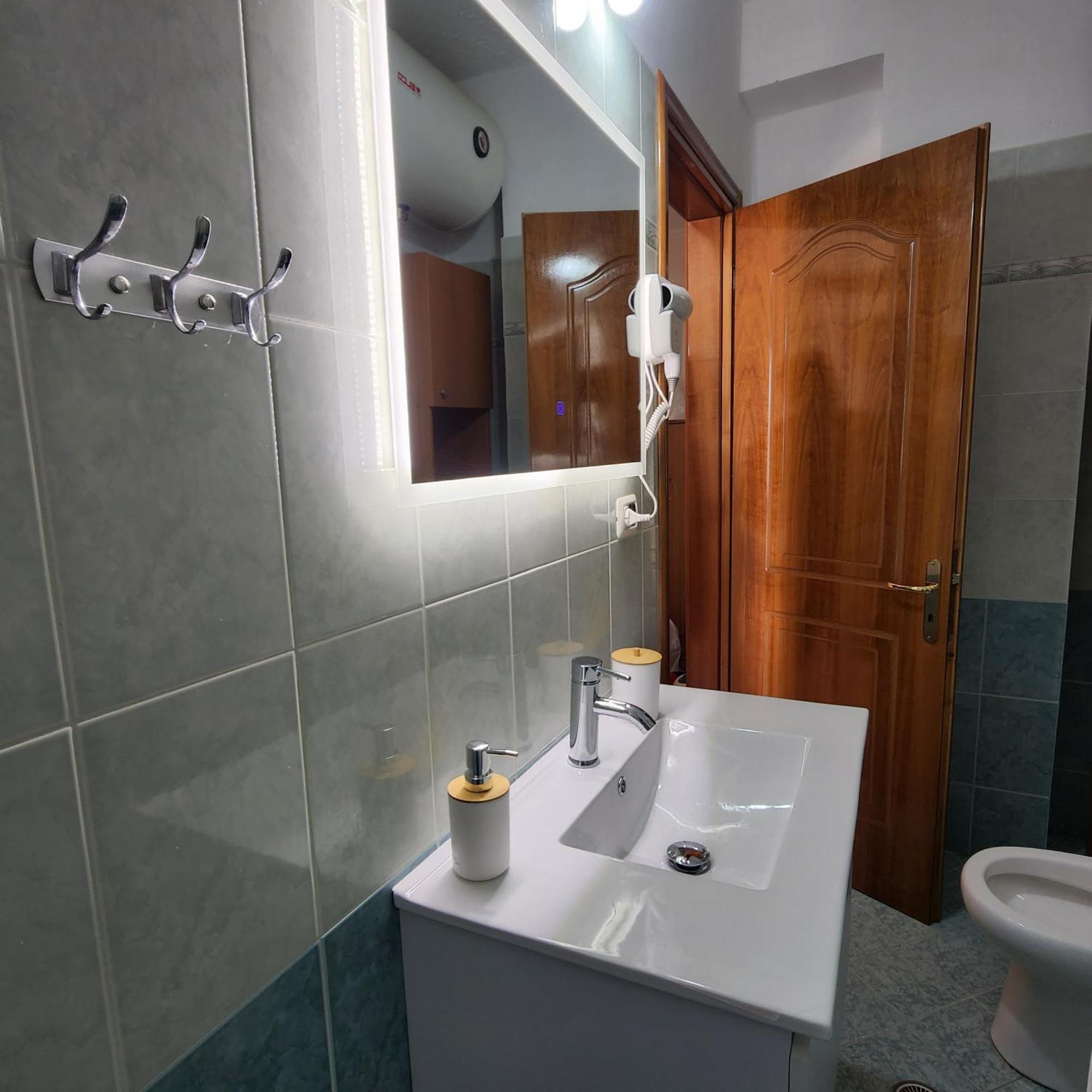 Sunsea Apartment Sarandë Esterno foto